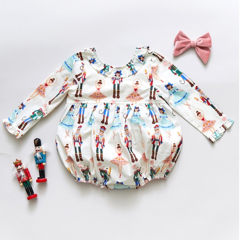 Nutcracker bubble - Pink Chicken